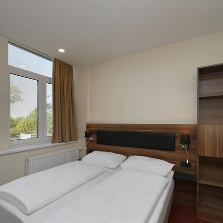 B&B Hotel Berlin-Adlershof Bagian luar foto