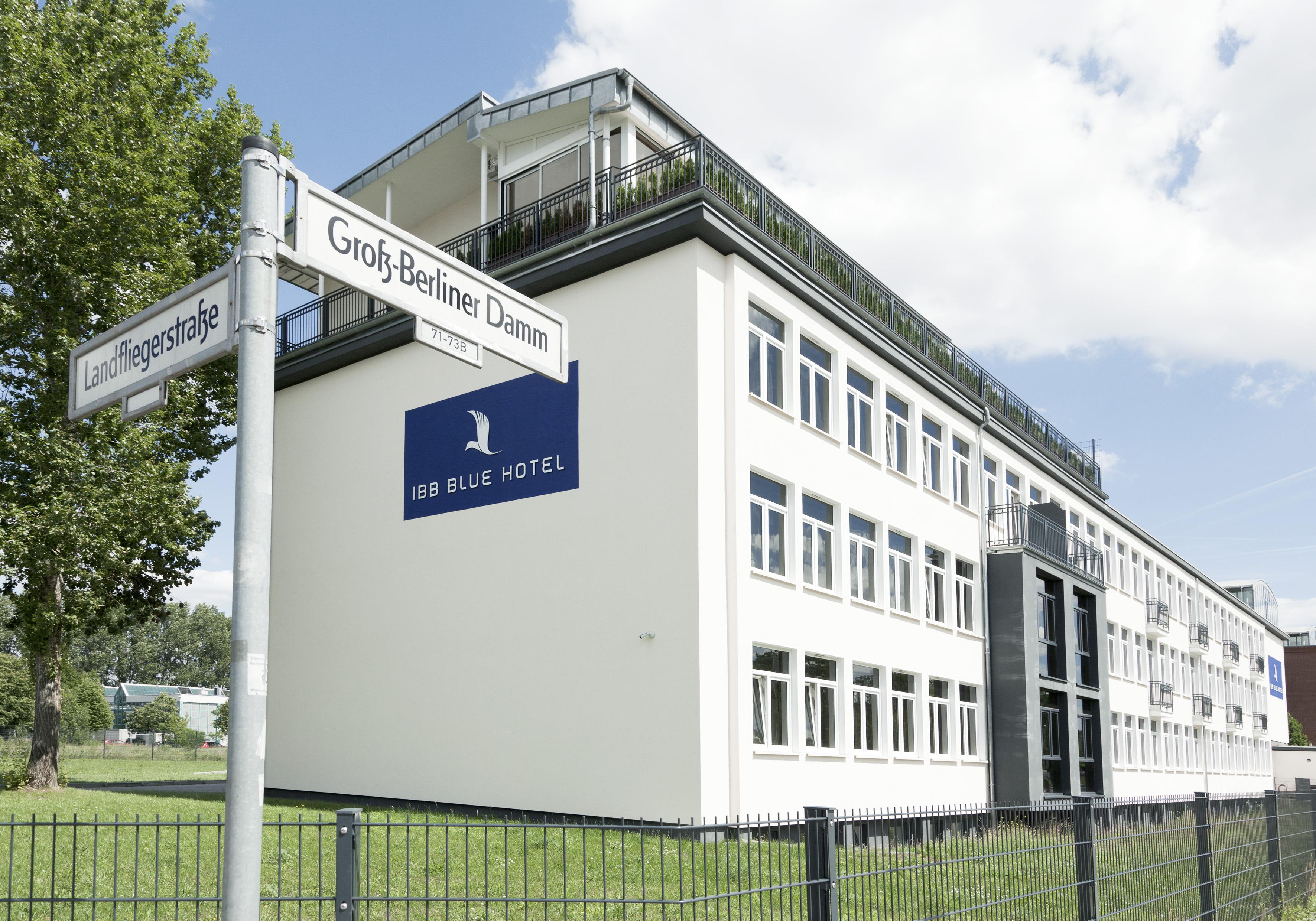 B&B Hotel Berlin-Adlershof Bagian luar foto