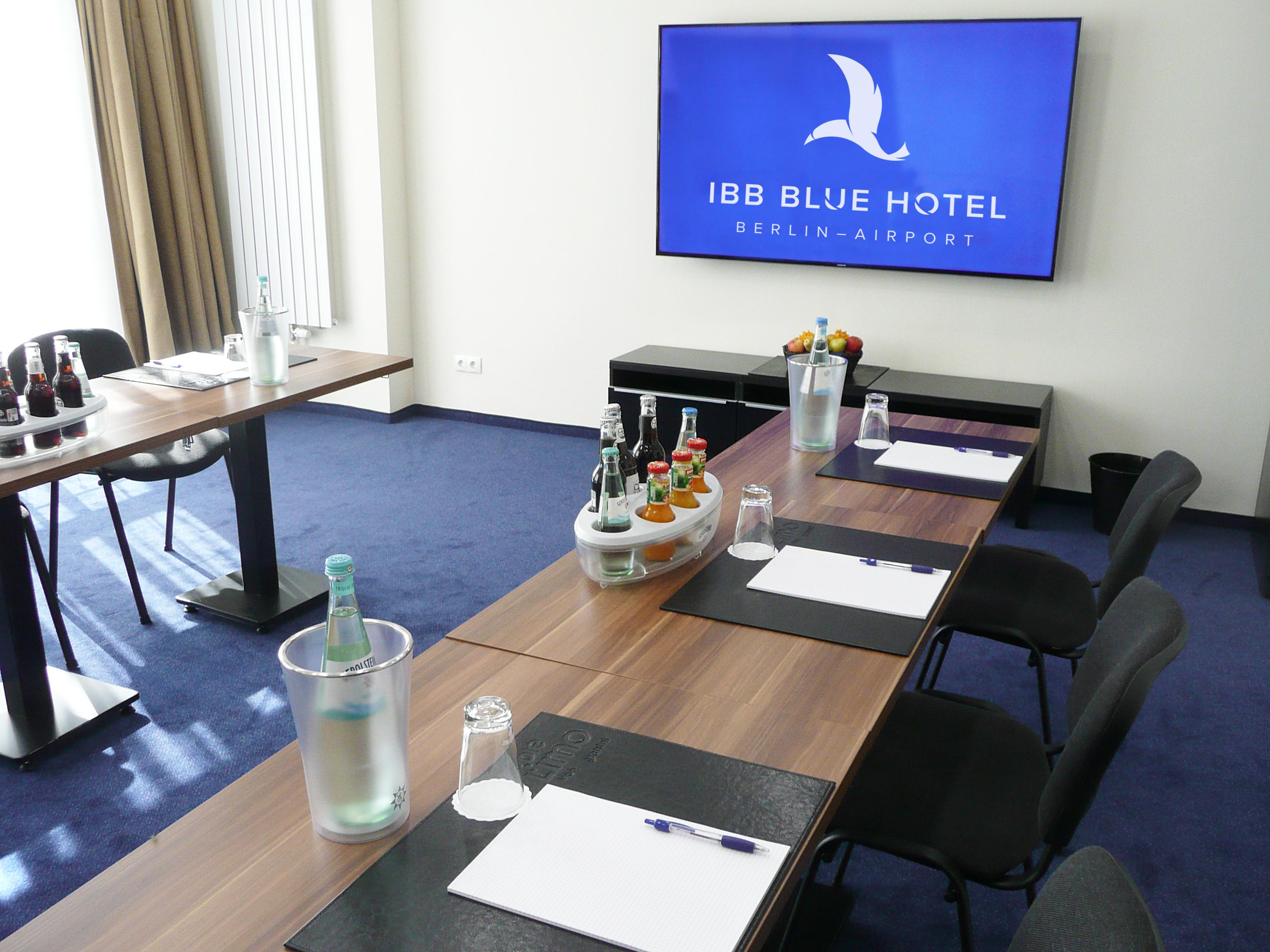 B&B Hotel Berlin-Adlershof Bagian luar foto