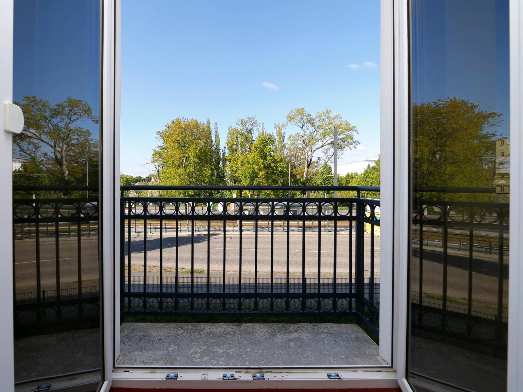 B&B Hotel Berlin-Adlershof Bagian luar foto
