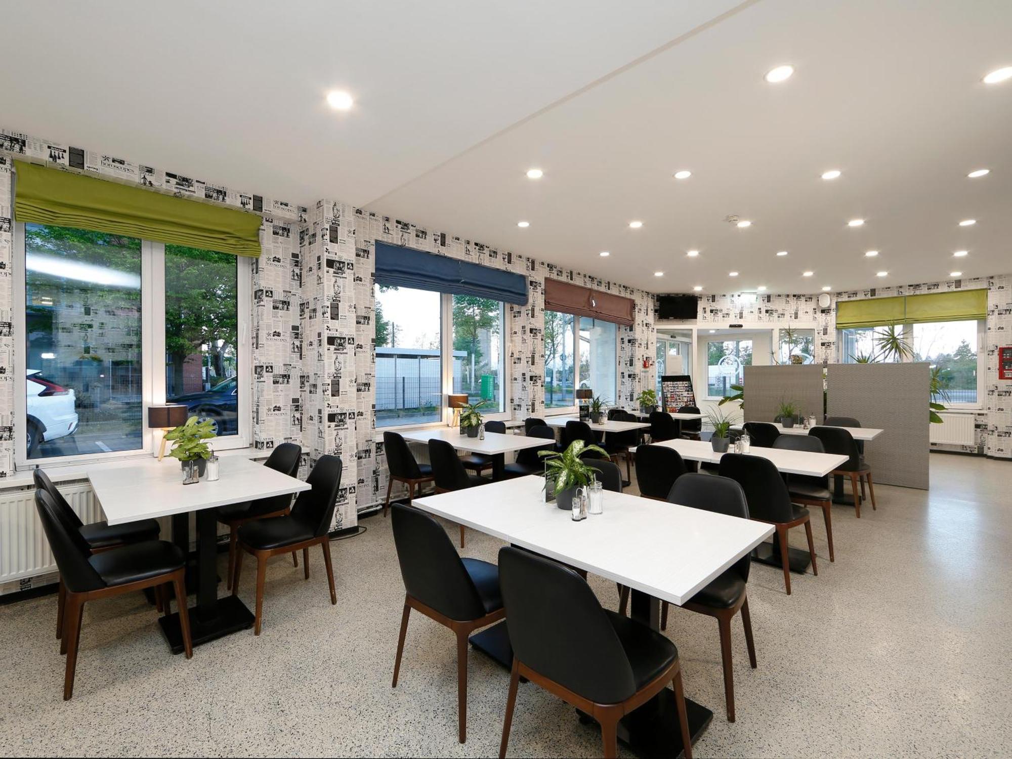 B&B Hotel Berlin-Adlershof Bagian luar foto