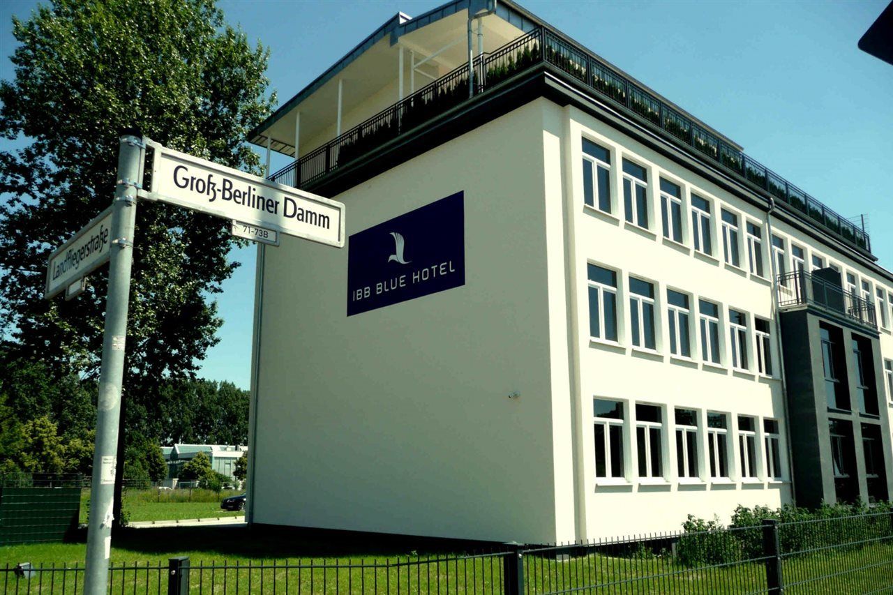 B&B Hotel Berlin-Adlershof Bagian luar foto